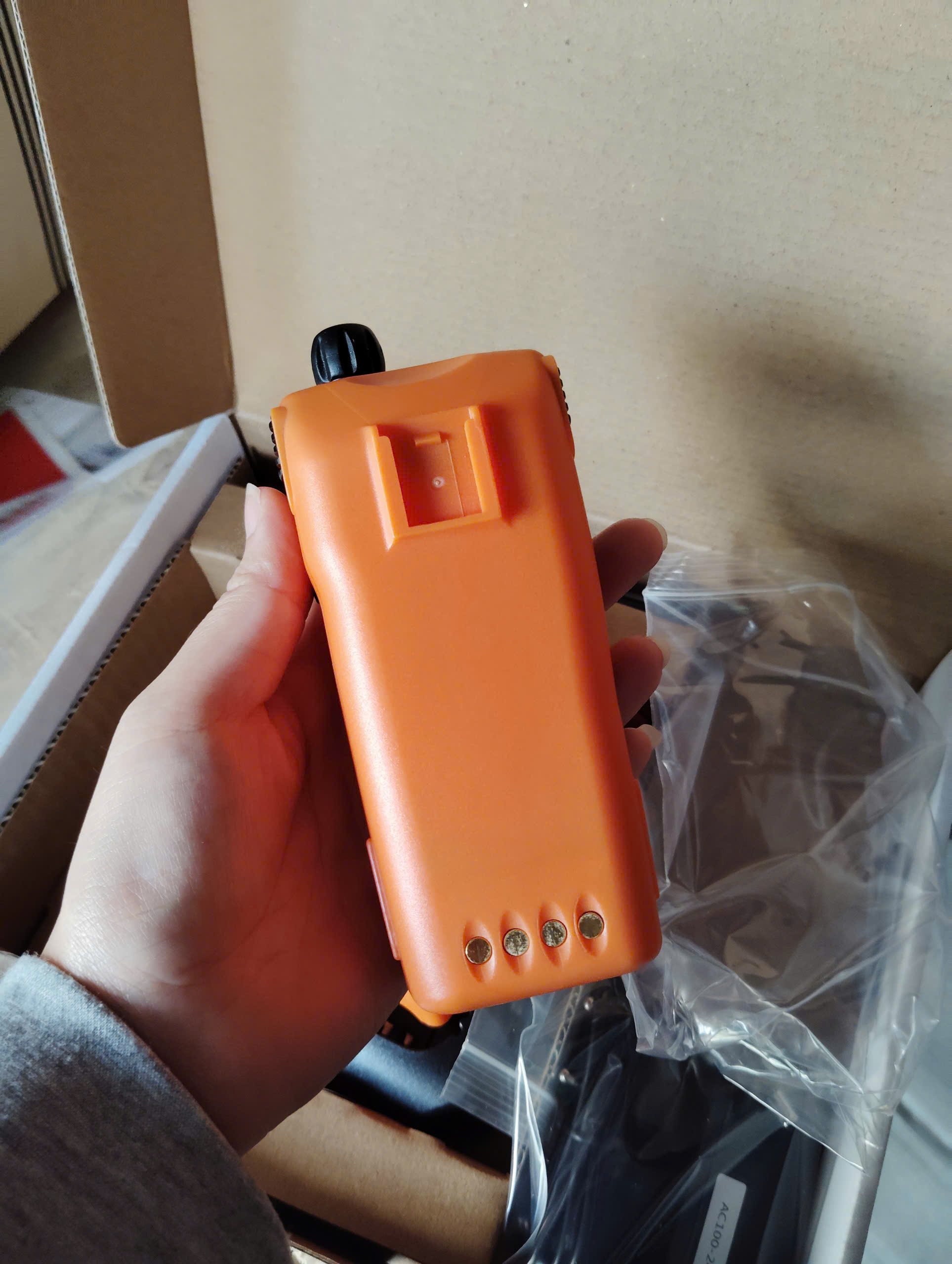 VHF cầm tay cứu sinh
