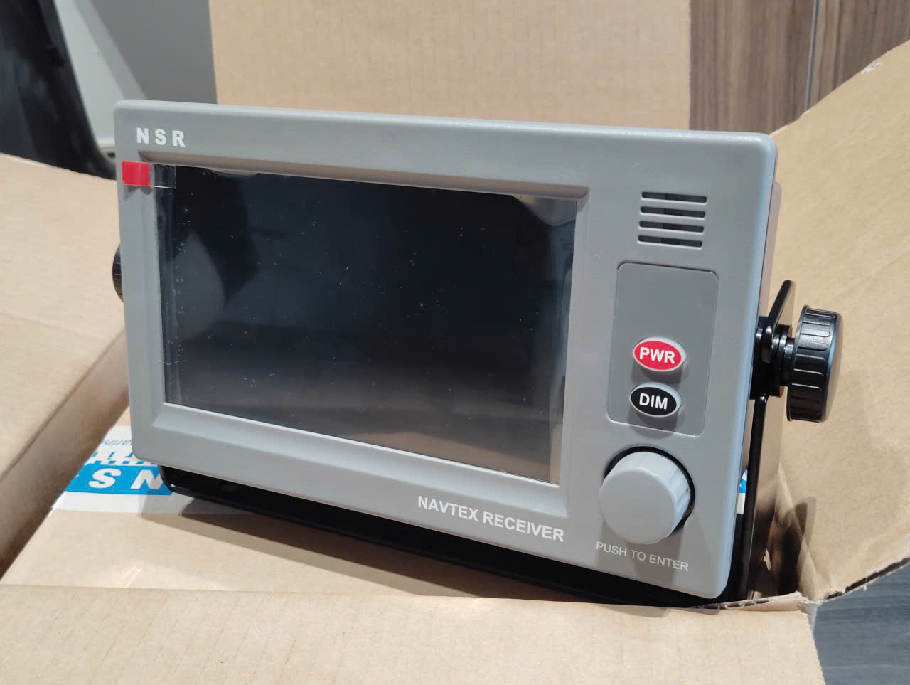 Máy thu Navtex là gì? Thiết bị NAVTEX NVX-3000 chuẩn IMO DNV
