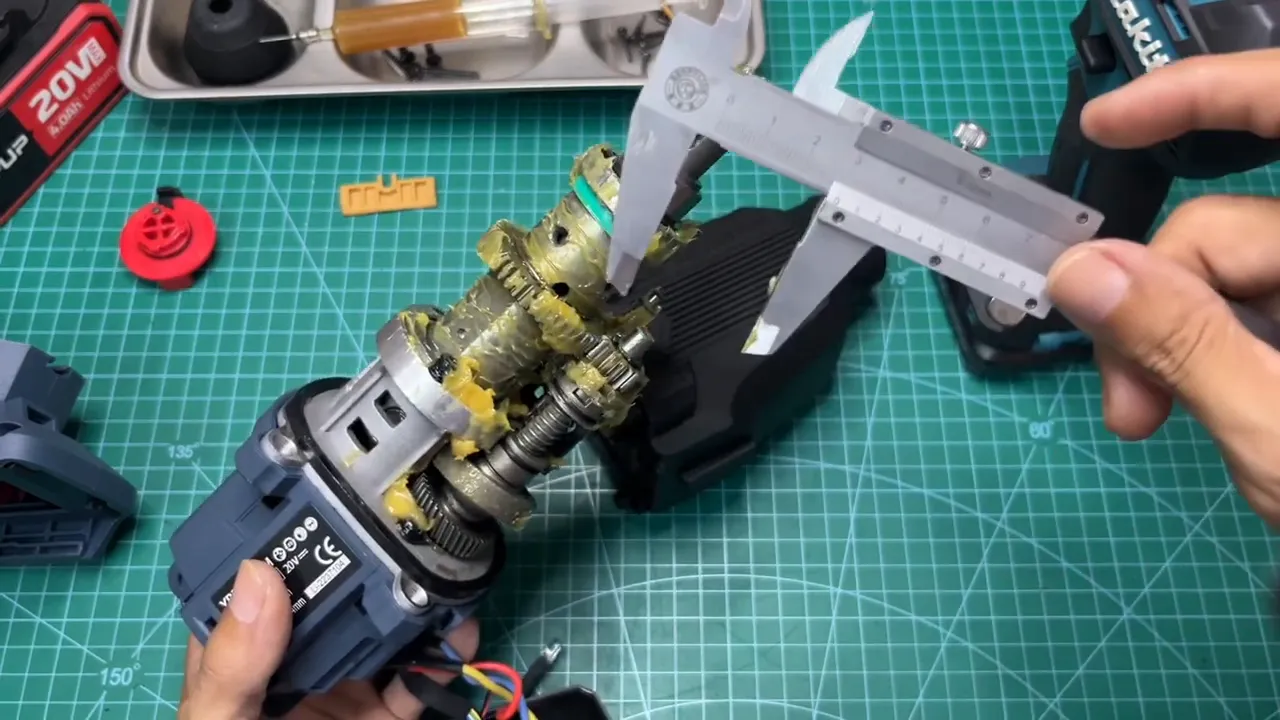 Đo đường kính xy-lanh khoảng 29mm