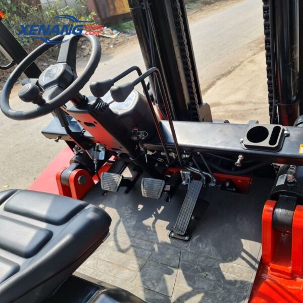 Xe nâng dầu 8 tấn